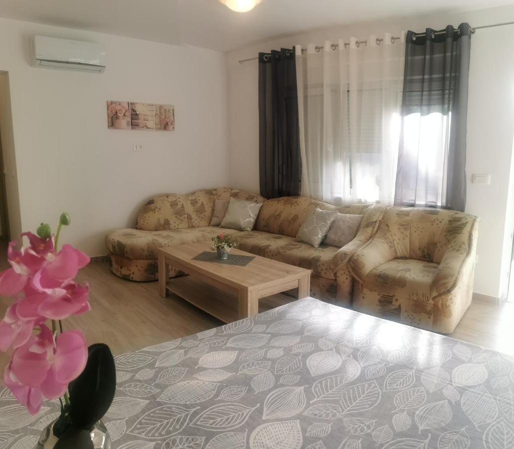 Apartments Slisko Porec Bagian luar foto