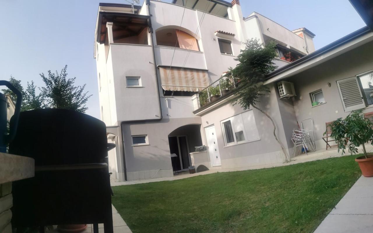 Apartments Slisko Porec Bagian luar foto