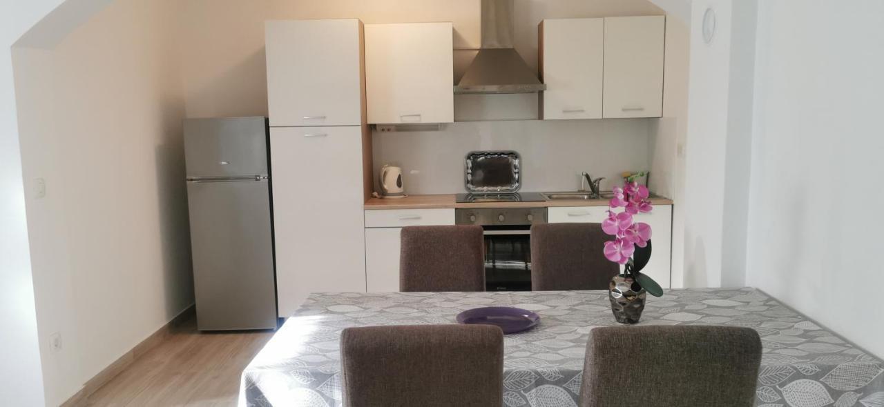 Apartments Slisko Porec Bagian luar foto
